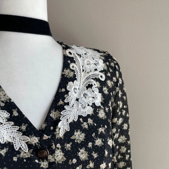 90s Jeremy Scott Buttoned Whimsigoth Floral Blouse - Picture 6 of 7